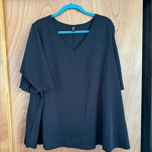 Black vneck flowy blouse